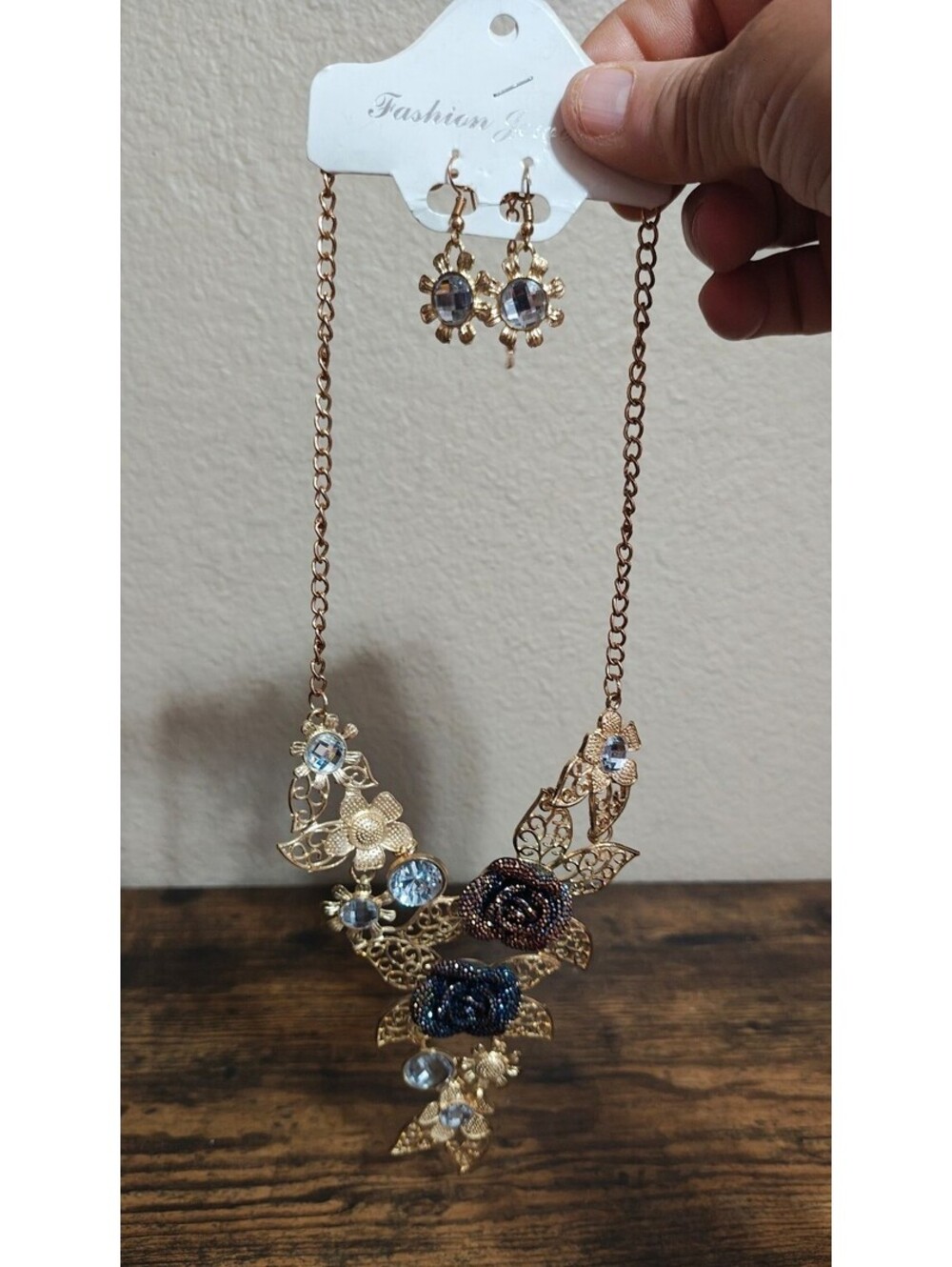 Vintage Style Floral Bib Statement Necklace & Matching Dangle Earrings Set.